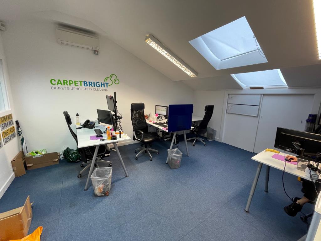 Lot: 94 - FREEHOLD COMMERCIAL INVESTMENT PREMISES - Lower Ground Floor Office